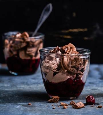 Ovomaltine Crunchy Biscuit Pulver Rezept Mascarponecreme mit Kirschen